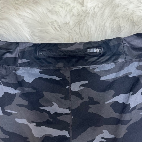 ⭐️Athleta Girl Record Breaker 3" Shorts in Black Camo [400] - Picture 7 of 10